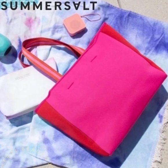 SUMMERSALT Neoprene Beach Tote in Pink/Red - Picture 3 of 7